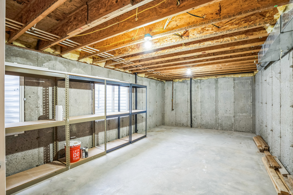 877 S 200 W Mona, UT 84645