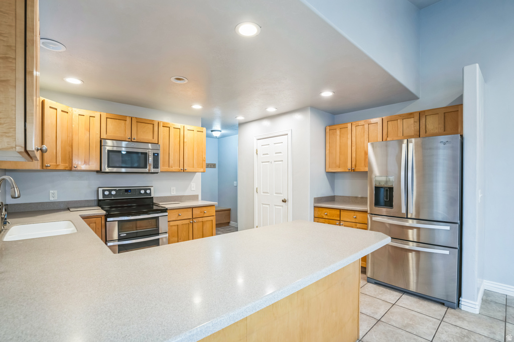 877 S 200 W Mona, UT 84645