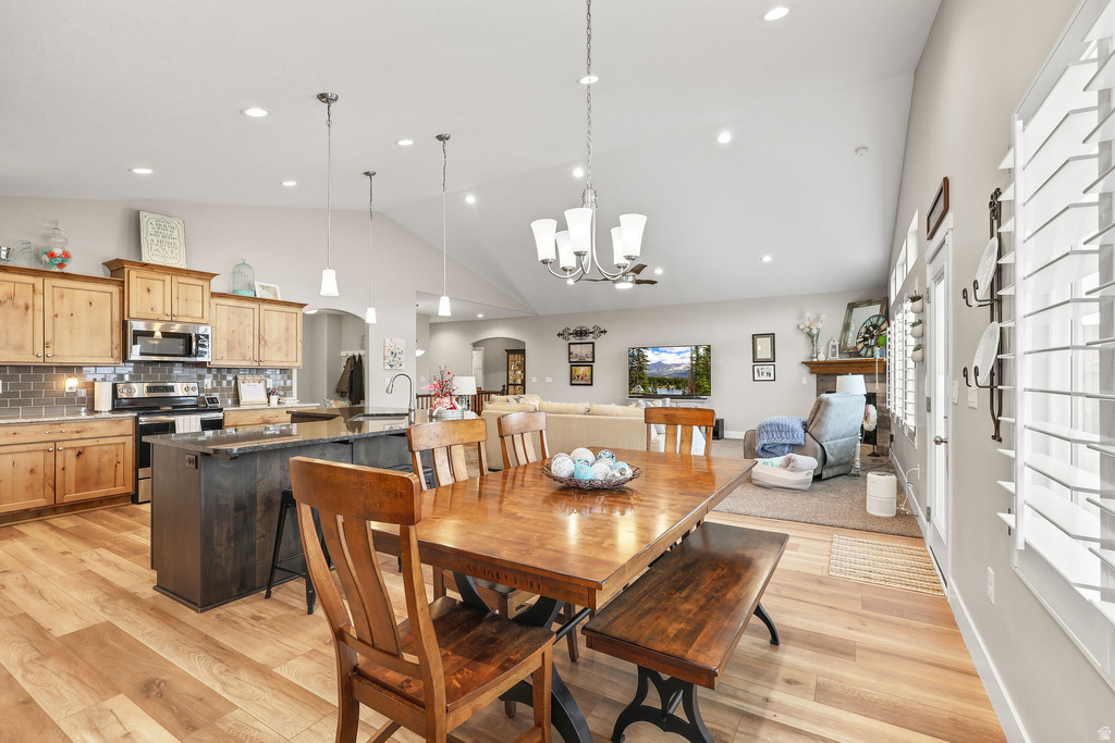 536 S THURGOOD LN Syracuse, UT 84075