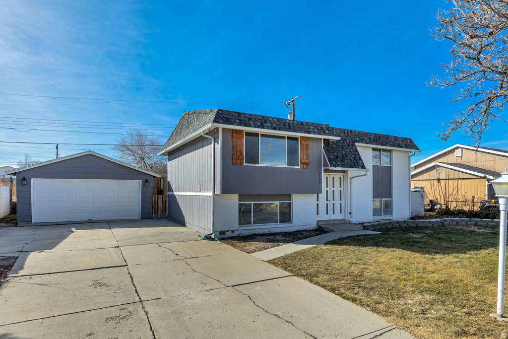 4247 W MIDWAY DR West Valley City, UT 84120
