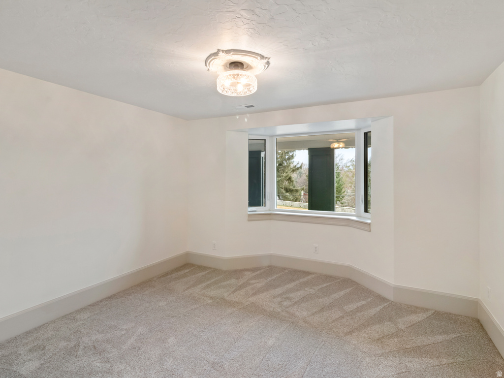 2760 E BLUE SPRUCE DR Holladay, UT 84117