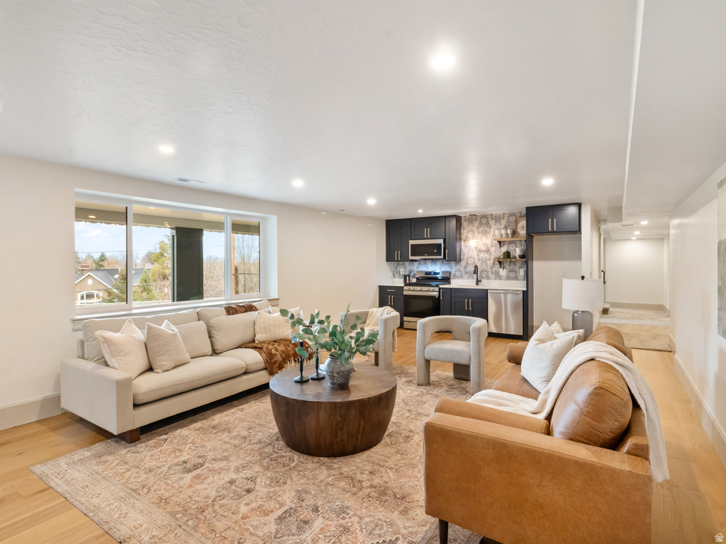 2760 E BLUE SPRUCE DR Holladay, UT 84117