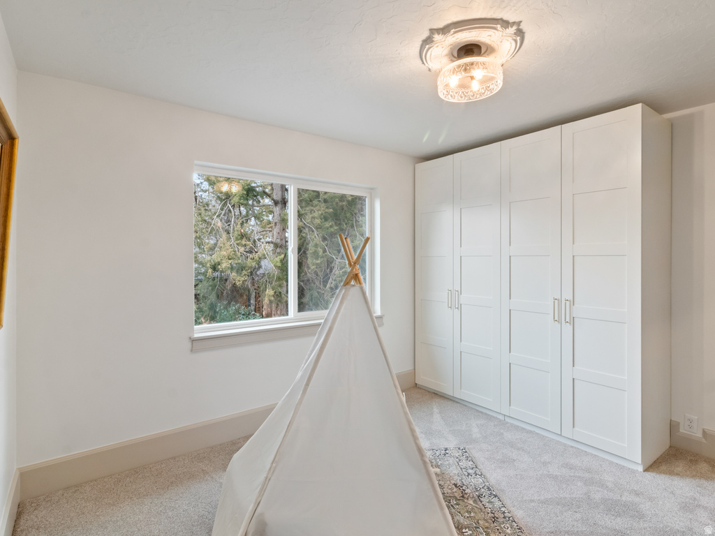 2760 E BLUE SPRUCE DR Holladay, UT 84117