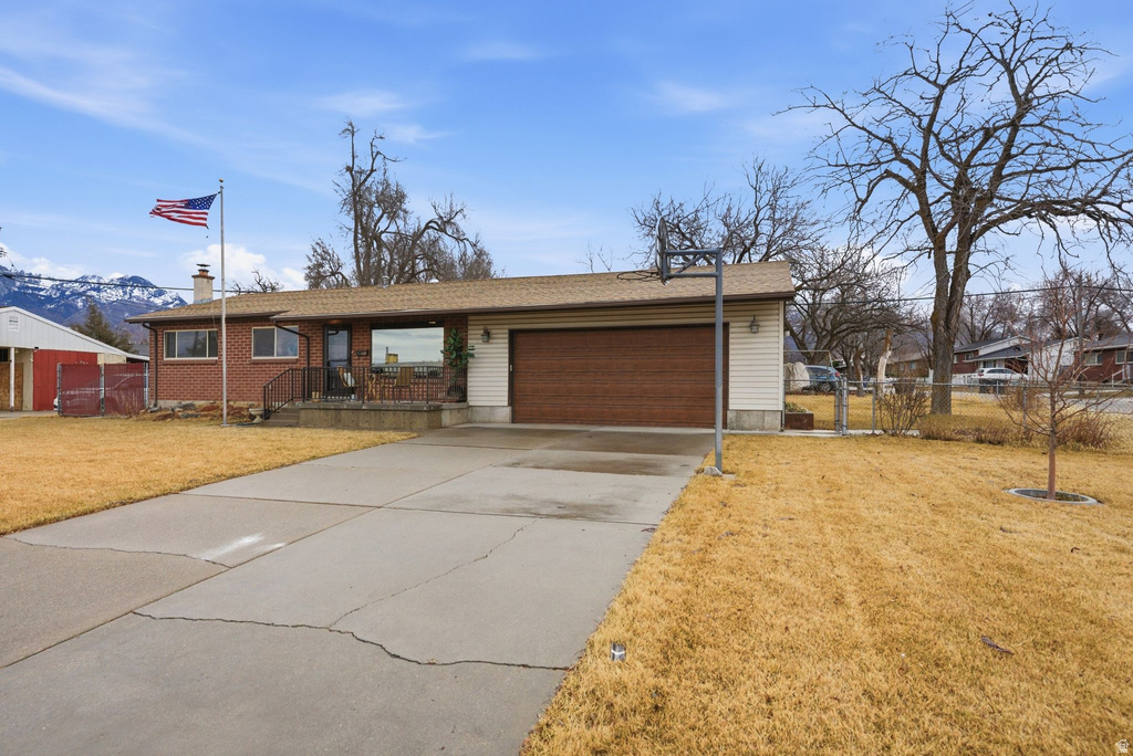 9957 S BARIUM LN White City, UT 84094