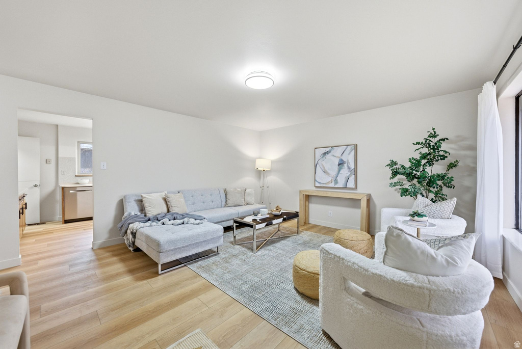 9957 S BARIUM LN White City, UT 84094