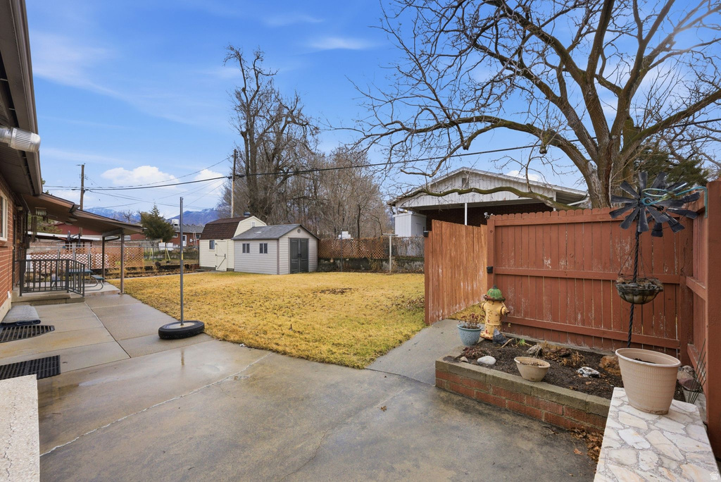 9957 S BARIUM LN White City, UT 84094