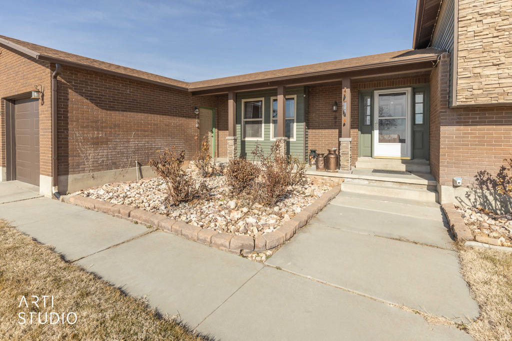 6868 W 5100 S Hooper, UT 84315