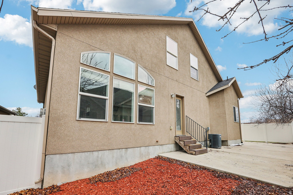 3884 W CORAL DUNE DR South Jordan, UT 84009