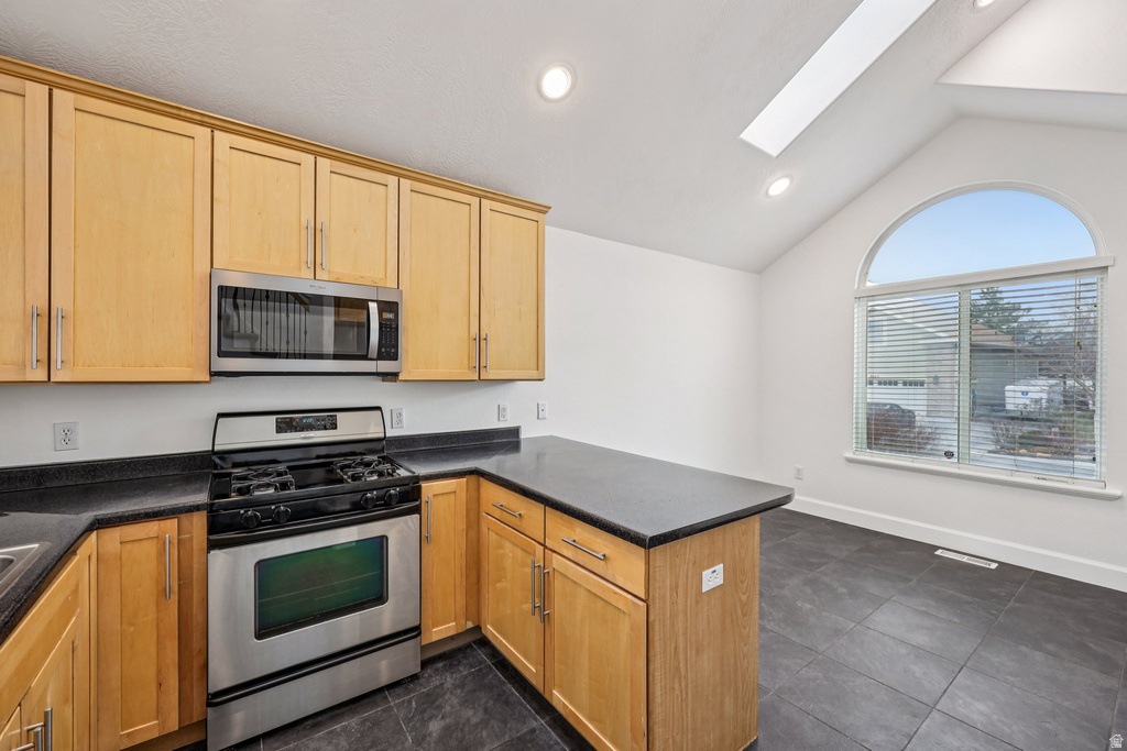 3884 W CORAL DUNE DR South Jordan, UT 84009