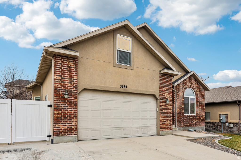 3884 W CORAL DUNE DR South Jordan, UT 84009