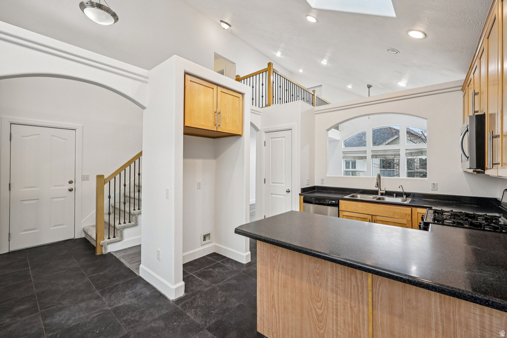 3884 W CORAL DUNE DR South Jordan, UT 84009