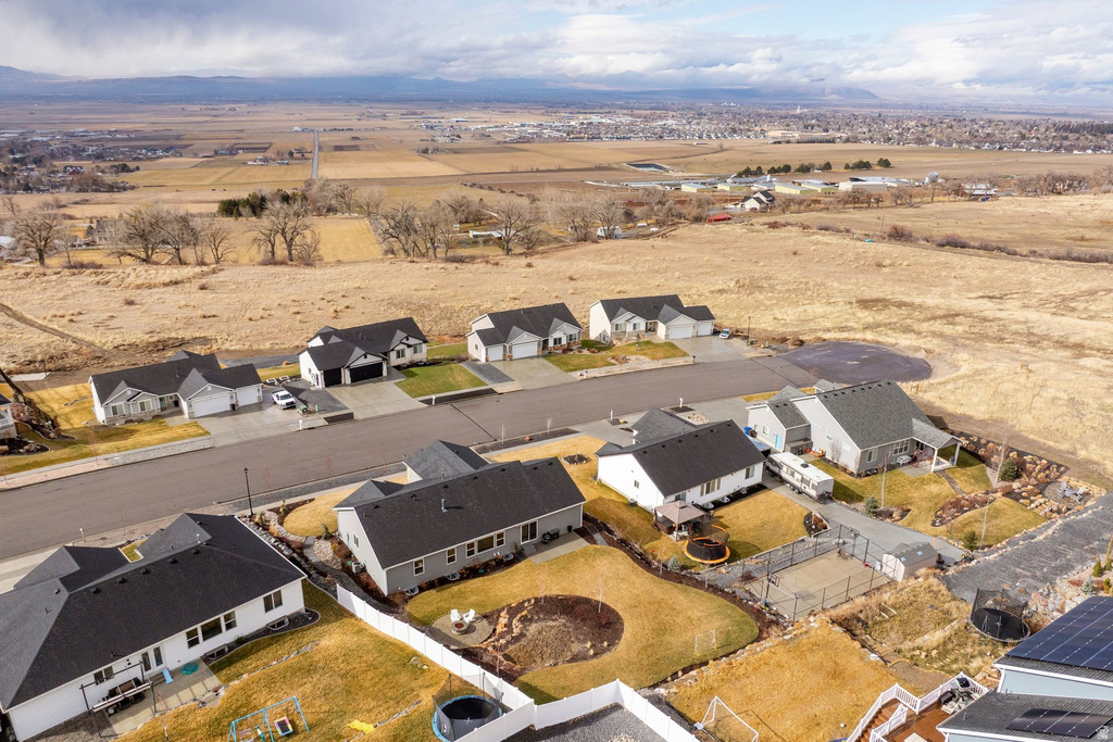 668 N 800 E Hyde Park, UT 84318