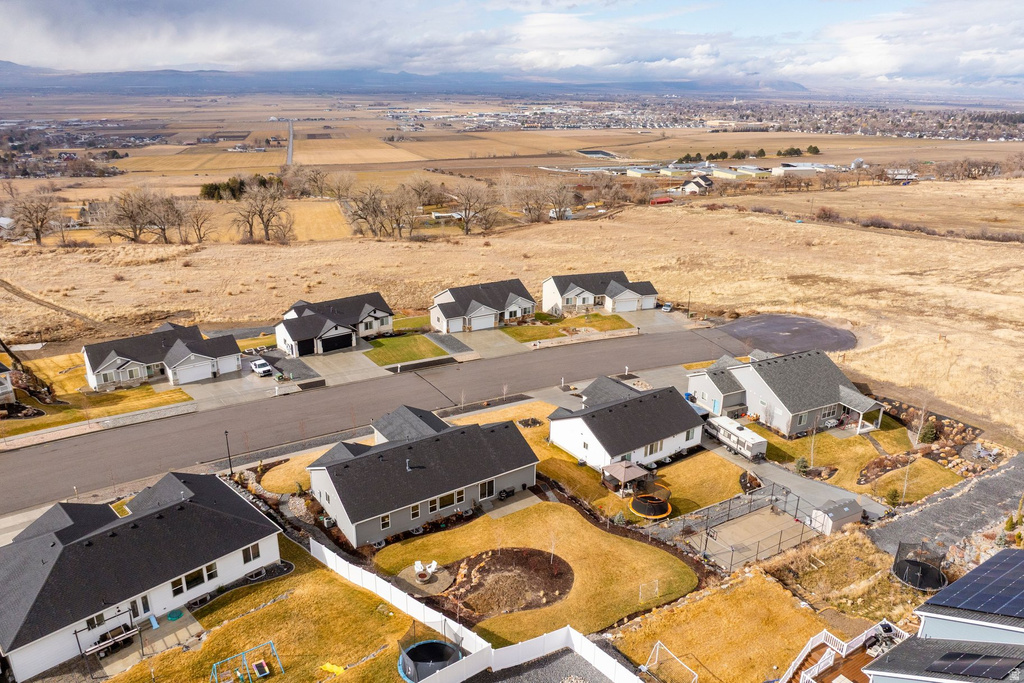 668 N 800 E Hyde Park, UT 84318