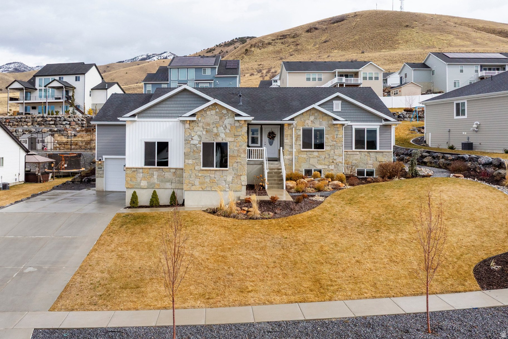 668 N 800 E Hyde Park, UT 84318