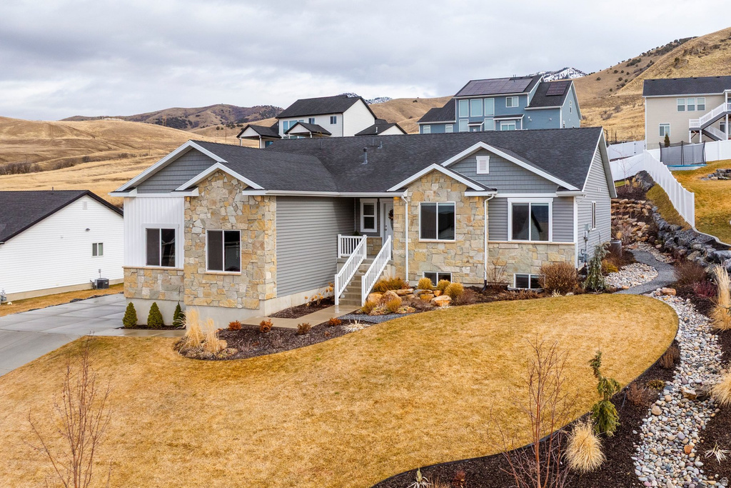 668 N 800 E Hyde Park, UT 84318