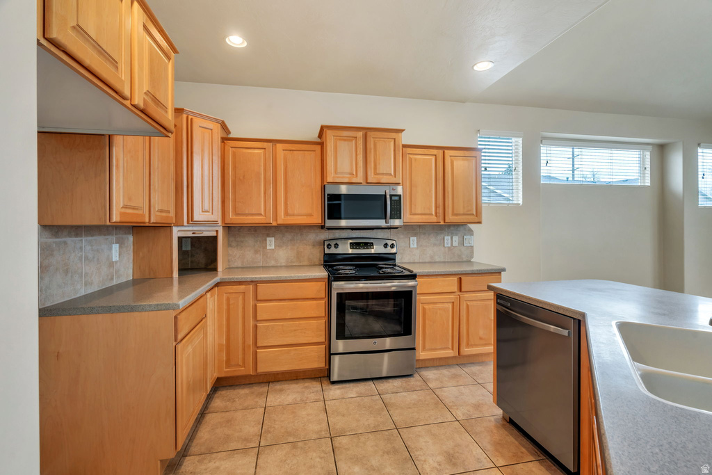 1533 W HOMECOMING AVE South Jordan, UT 84095