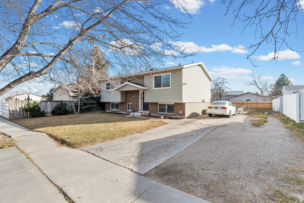 5241 W CYCLAMEN WAY West Jordan, UT 84081