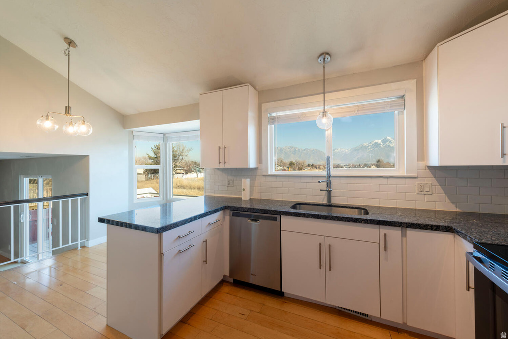 7241 S CALLIE DR West Jordan, UT 84084