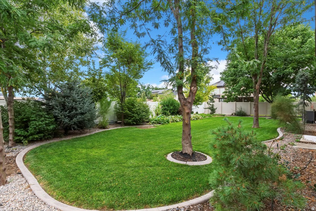 1686 W 2425 S Syracuse, UT 84075