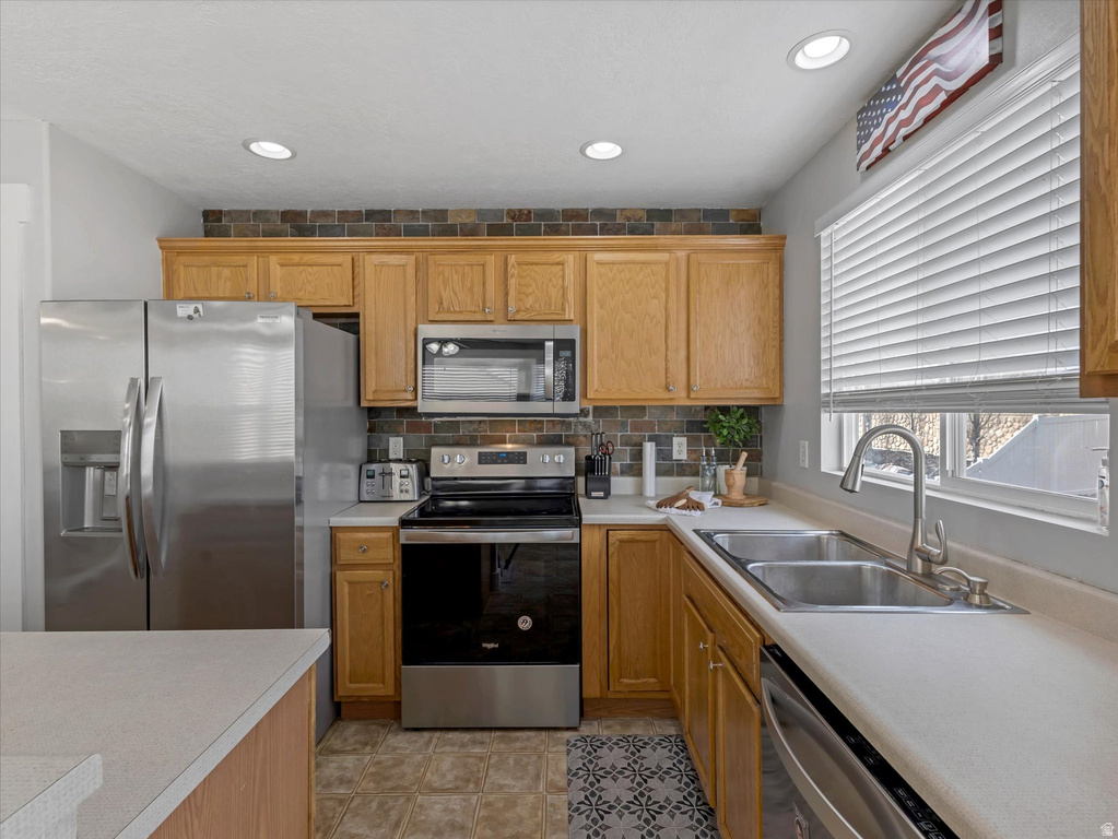 4962 W BADGER LN Riverton, UT 84096