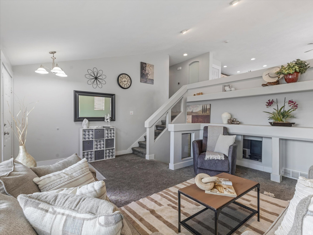 4962 W BADGER LN Riverton, UT 84096