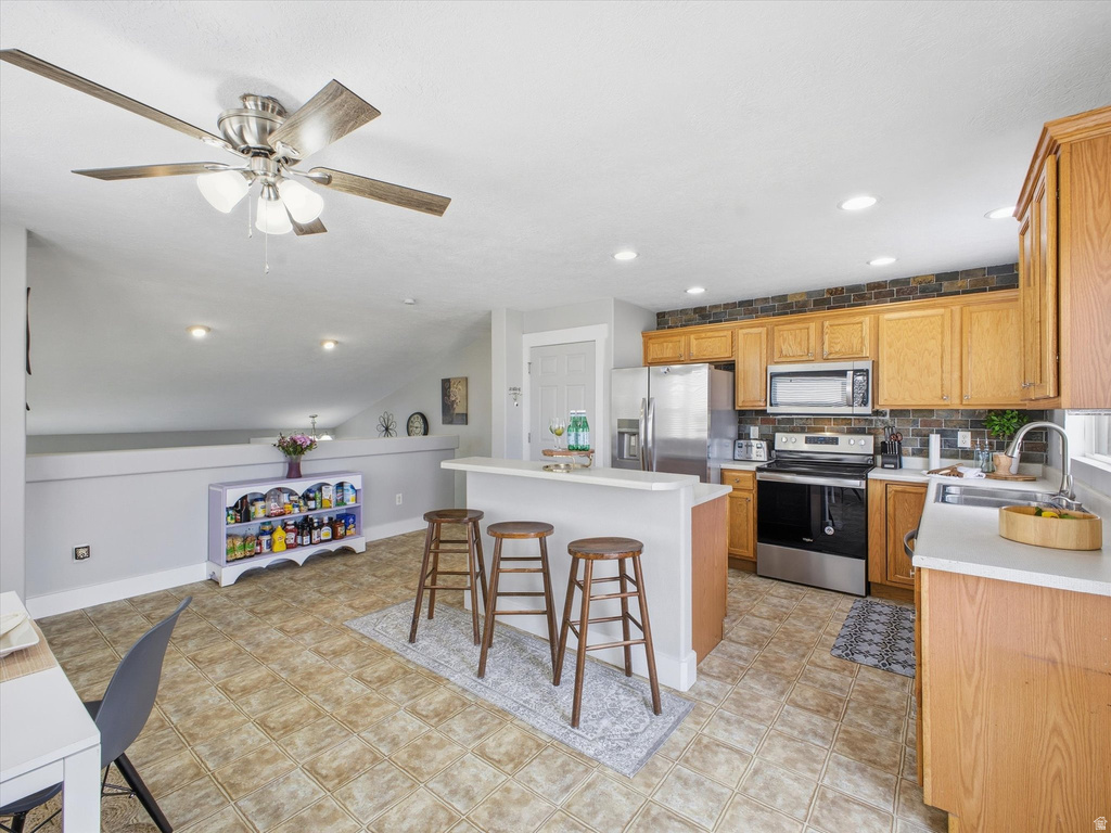 4962 W BADGER LN Riverton, UT 84096