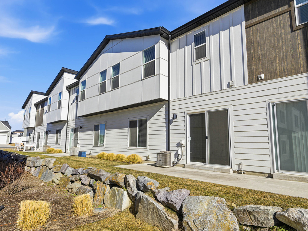 561 N 225 E Providence, UT 84332