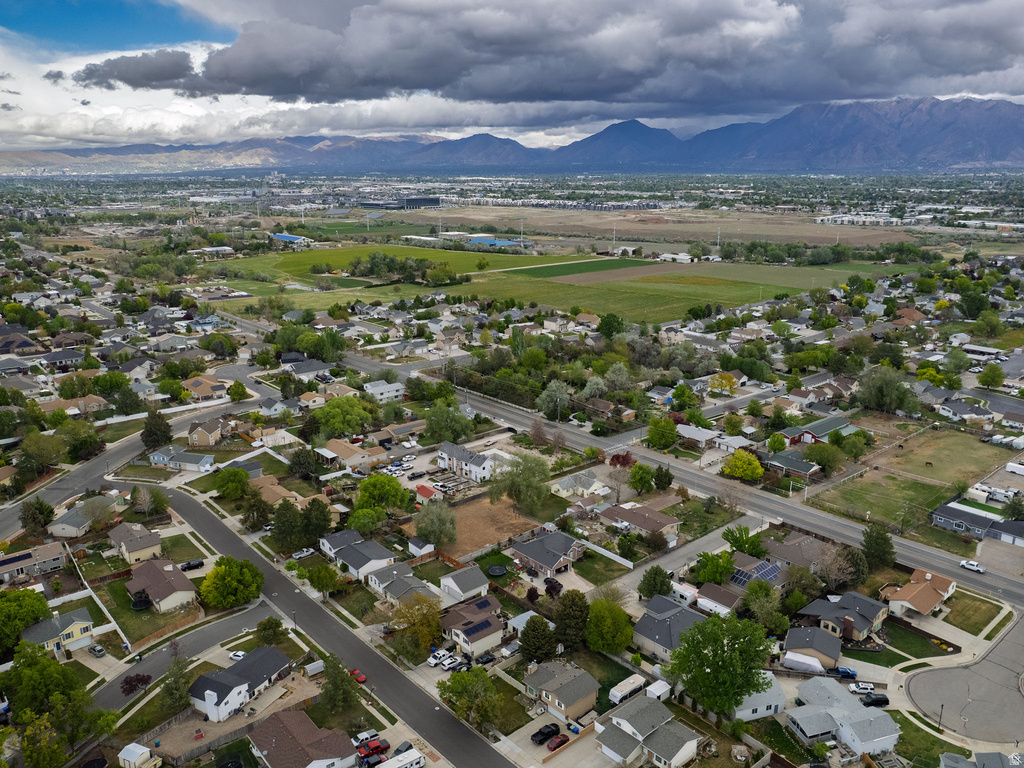 8686 S TEMPLE DR West Jordan, UT 84088