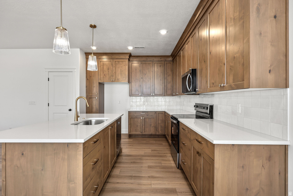 1661 W ROSS RD Syracuse, UT 84075