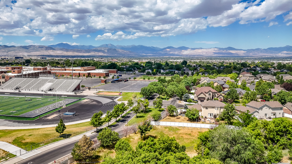 847 E WILLOW SPRINGS LN Draper, UT 84020