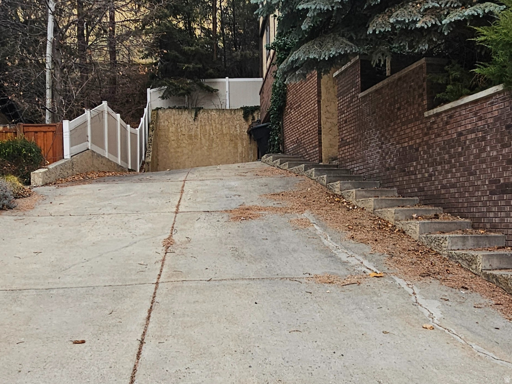 8085 S MOUNTAIN OAKS CIR Cottonwood Heights, UT 84121