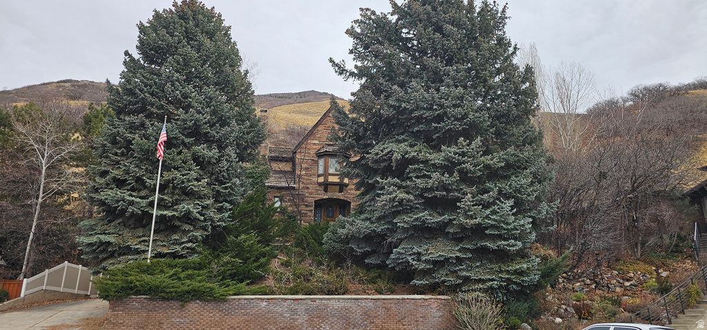 8085 S MOUNTAIN OAKS CIR Cottonwood Heights, UT 84121