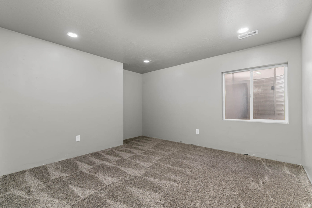 5686 N DUKE LN Stansbury Park, UT 84074