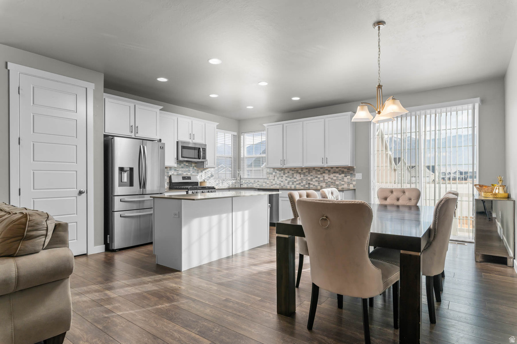 5686 N DUKE LN Stansbury Park, UT 84074