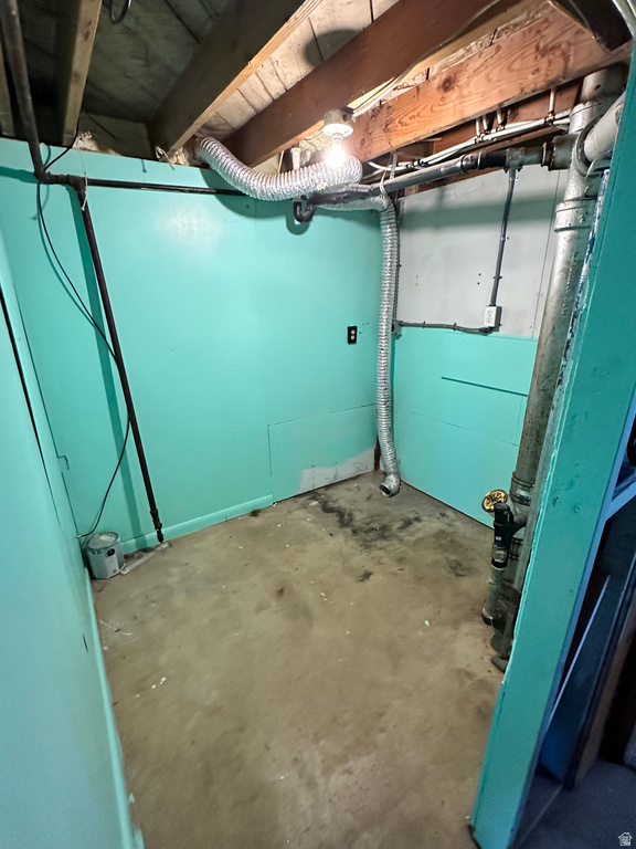 5376 S 2200 W Roy, UT 84067