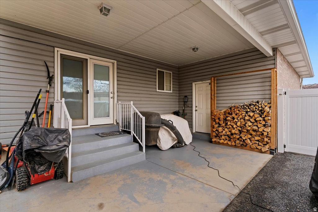 2586 DEER DR South Weber, UT 84405