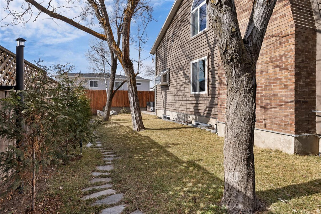 6924 S HILLSIDE VILLAGE CIR Salt Lake City, UT 84121