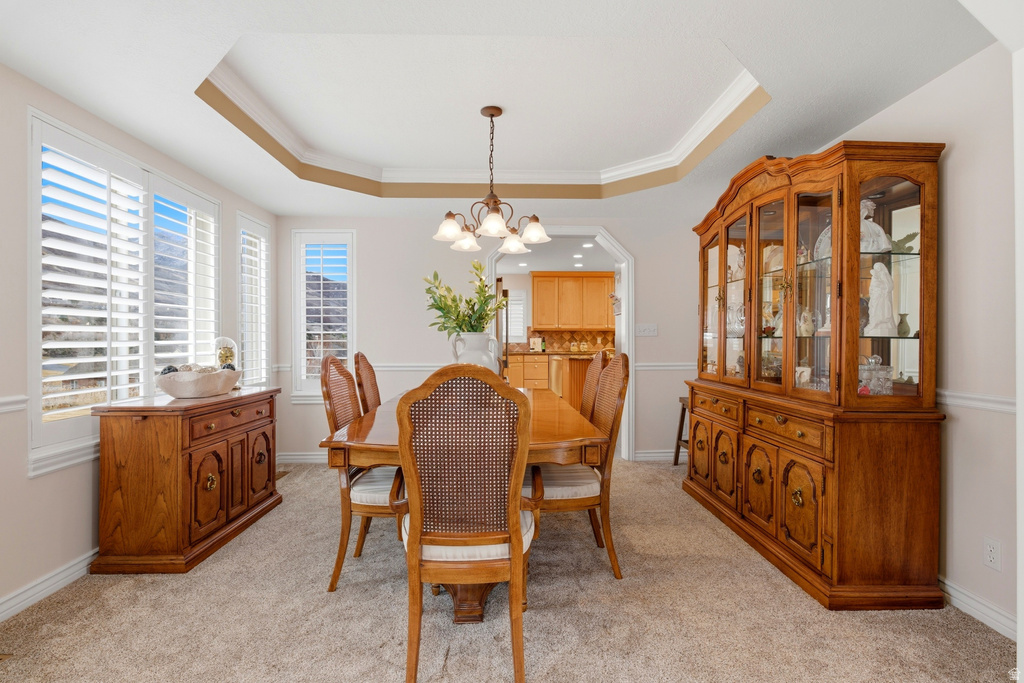 1963 CHEROKEE CIR Ogden, UT 84403