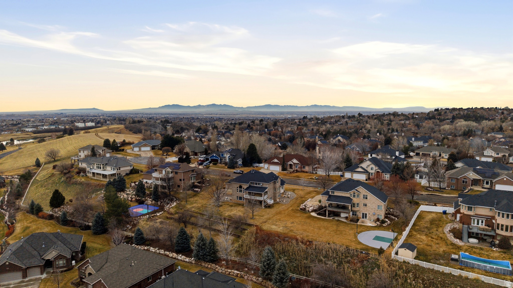 1963 CHEROKEE CIR Ogden, UT 84403