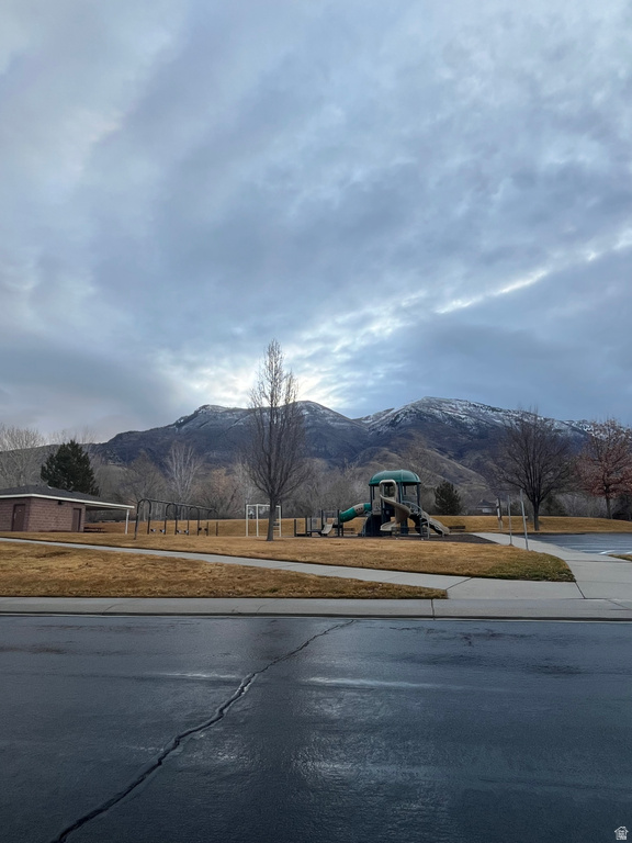 9752 N DORCHESTER DR Cedar Hills, UT 84062