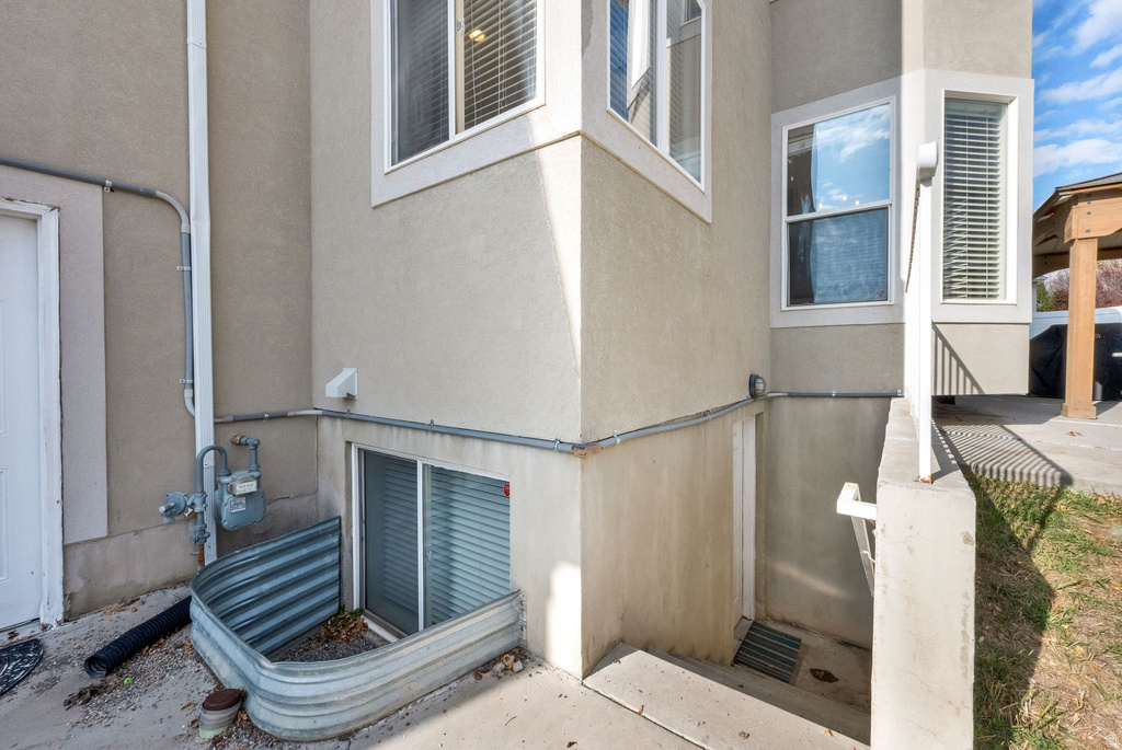 9752 N DORCHESTER DR Cedar Hills, UT 84062