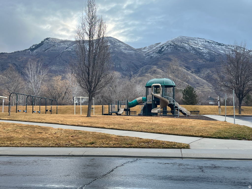 9752 N DORCHESTER DR Cedar Hills, UT 84062