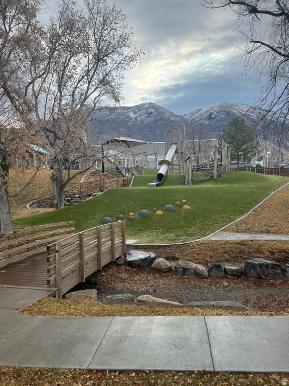 9752 N DORCHESTER DR Cedar Hills, UT 84062