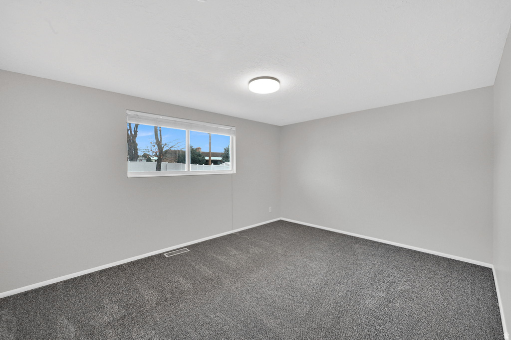 209 W 5200 S Washington Terrace, UT 84405