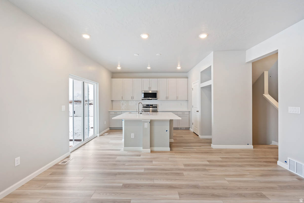 253 N ROUNDABOUT ST Saratoga Springs, UT 84045