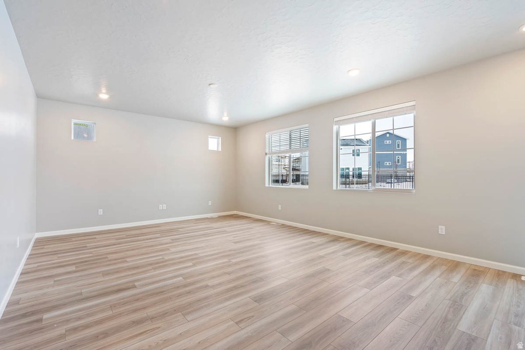 253 N ROUNDABOUT ST Saratoga Springs, UT 84045