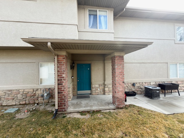 4896 W ASPEN SPRINGS DR Riverton, UT 84096