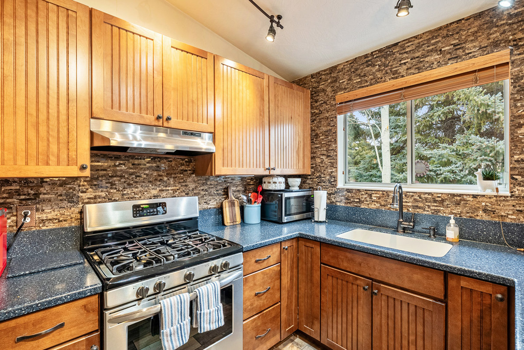 2268 INA AVE Park City, UT 84060