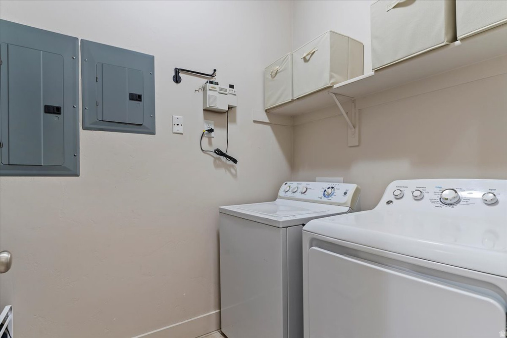 911 CALLIE CT North Salt Lake, UT 84054