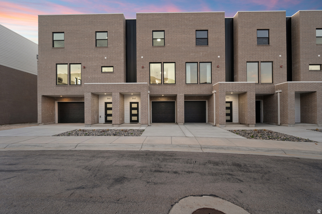 307 E ENDURANCE CIR Draper, UT 84020